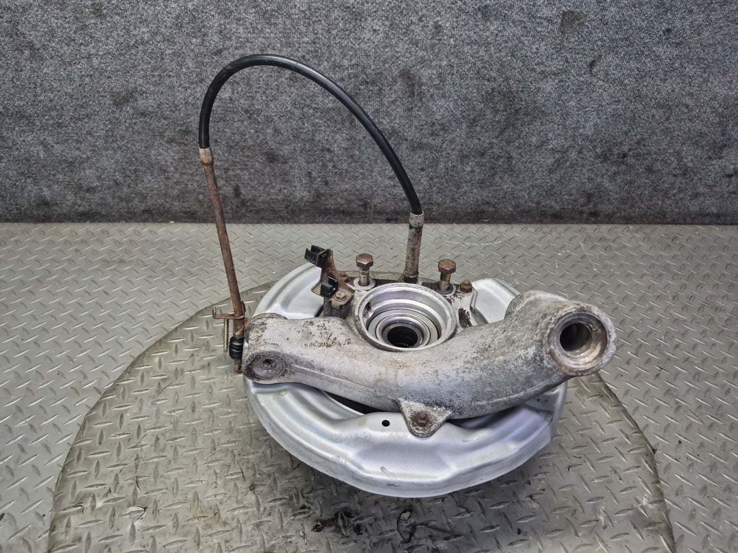 1984-1986 Porsche 928 S Rear Left Side Spindle Knuckle Wheel Hub Bearing