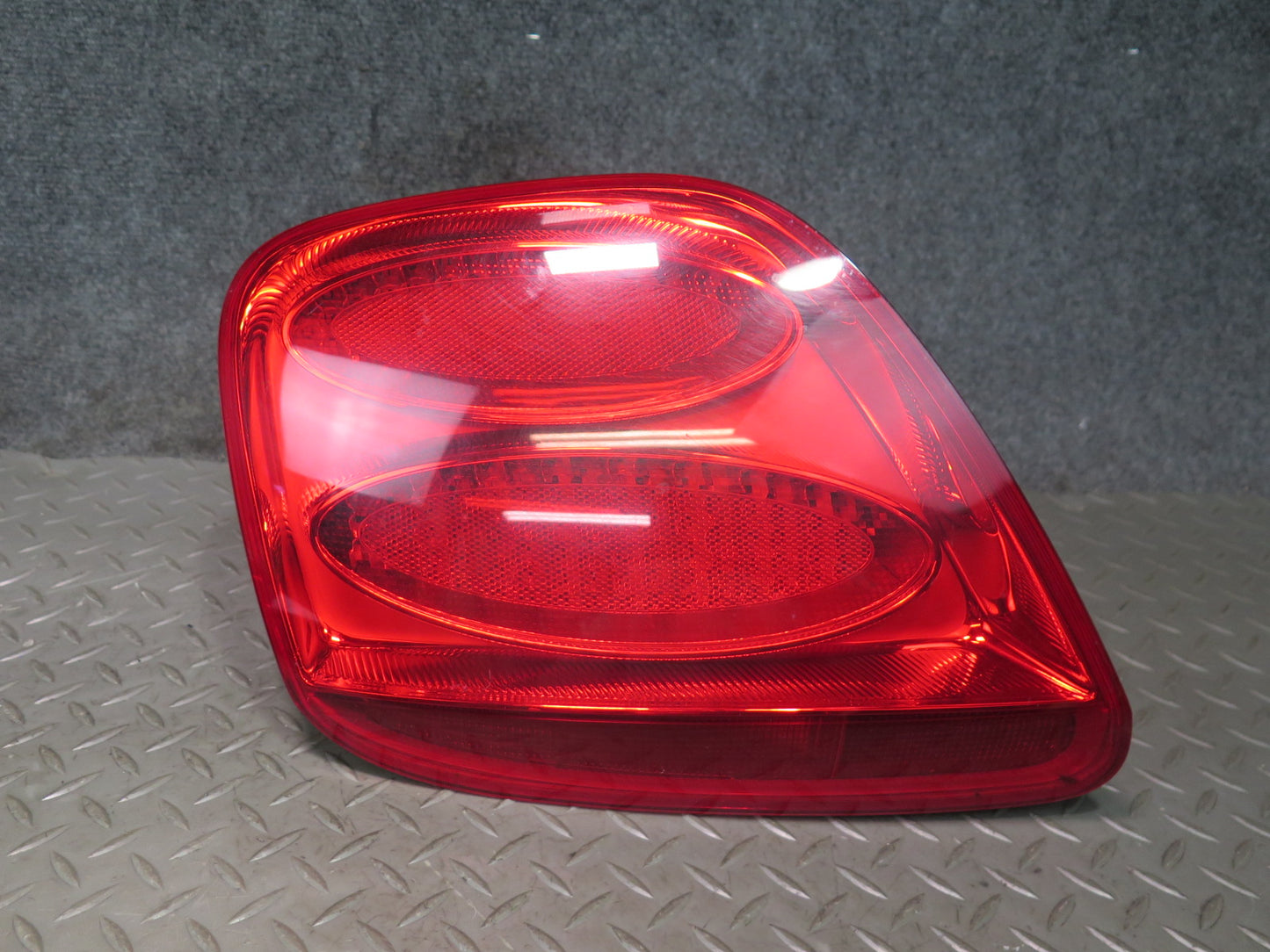 03-09 Bentley Continental GT Rear Left & Right Tail Light Lamp Set of 2