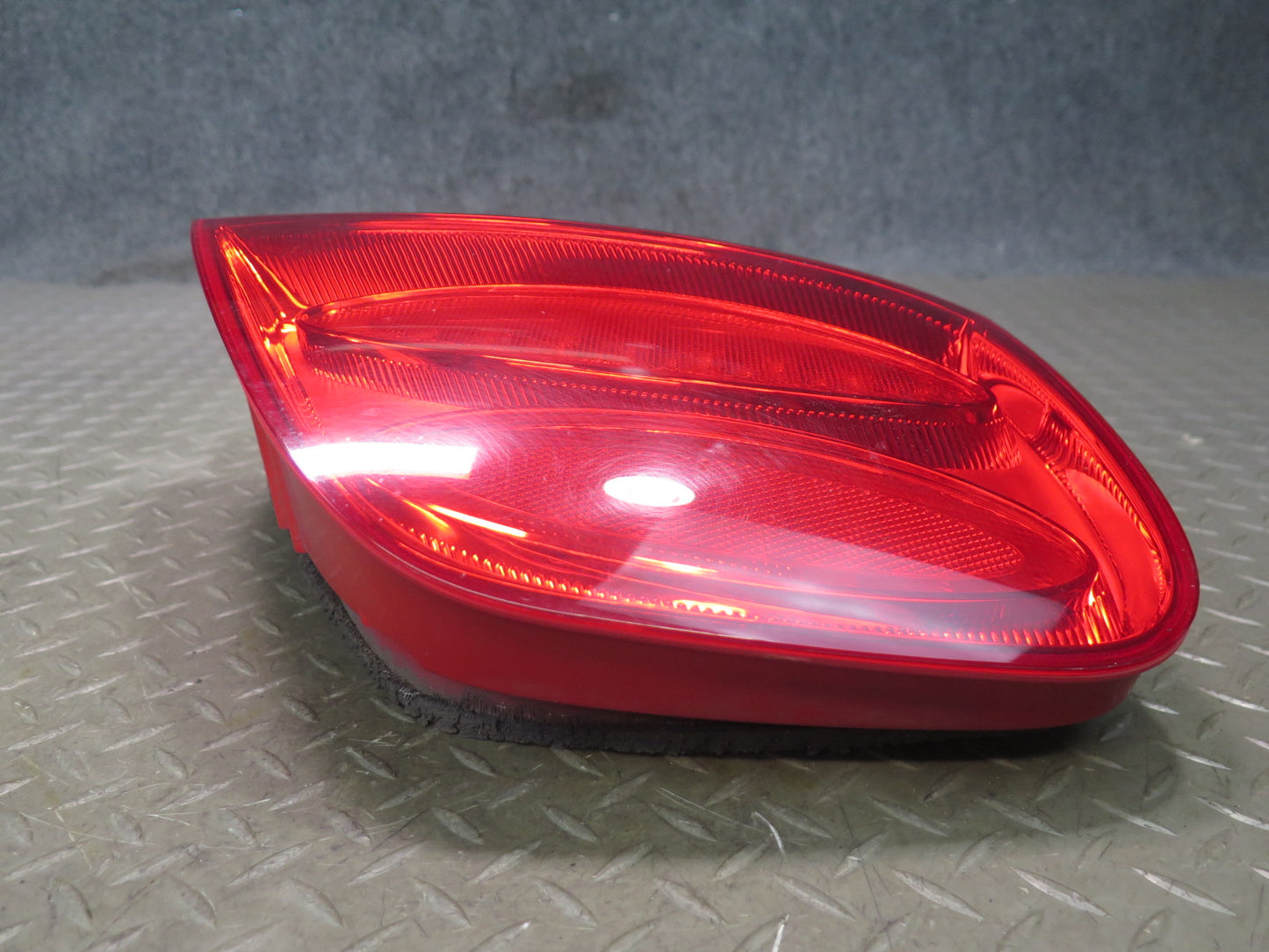 03-09 Bentley Continental GT Rear Left & Right Tail Light Lamp Set of 2