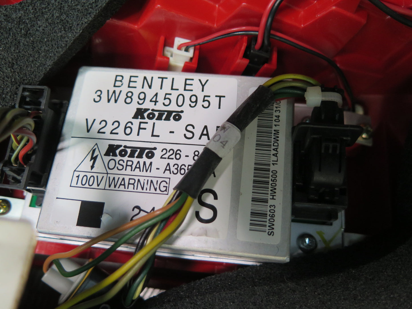 03-09 Bentley Continental GT Rear Left & Right Tail Light Lamp Set of 2