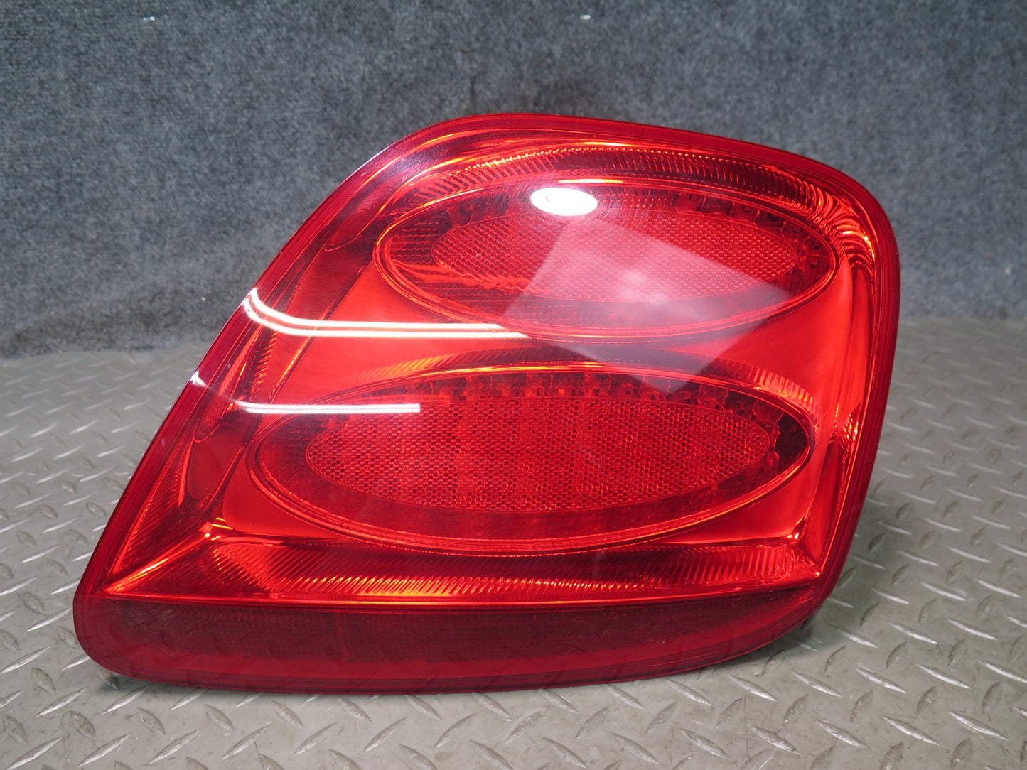 03-09 Bentley Continental GT Rear Left & Right Tail Light Lamp Set of 2