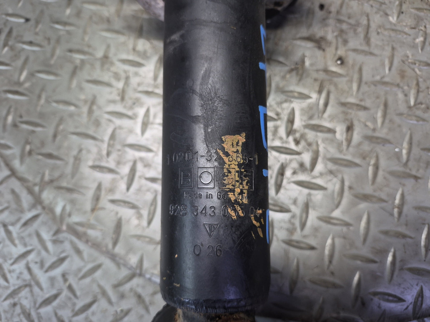 1983-1986 Porsche 928 S Front Left & Right Shock Strut Absorber Set of 2
