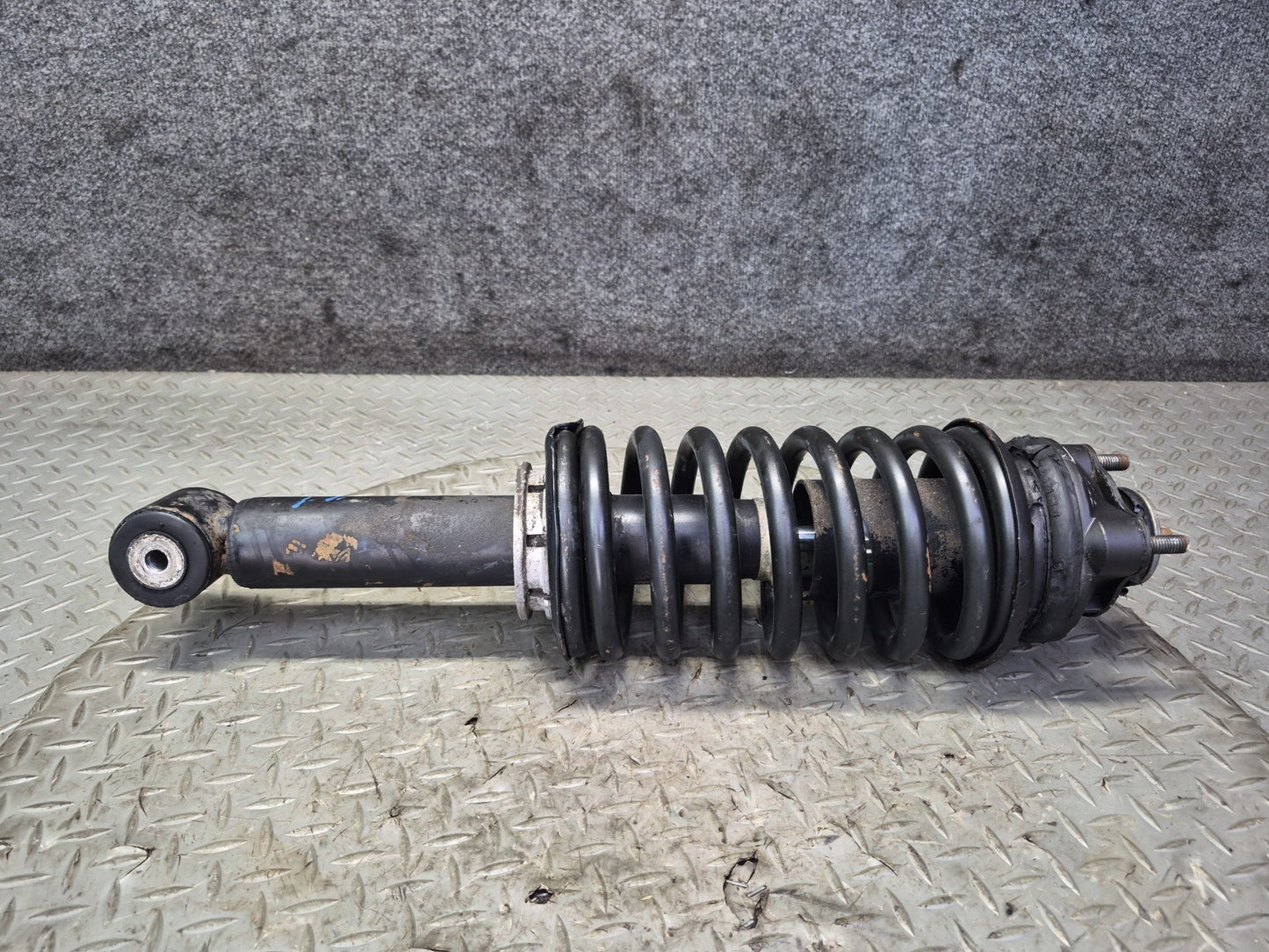 1983-1986 Porsche 928 S Front Left & Right Shock Strut Absorber Set of 2