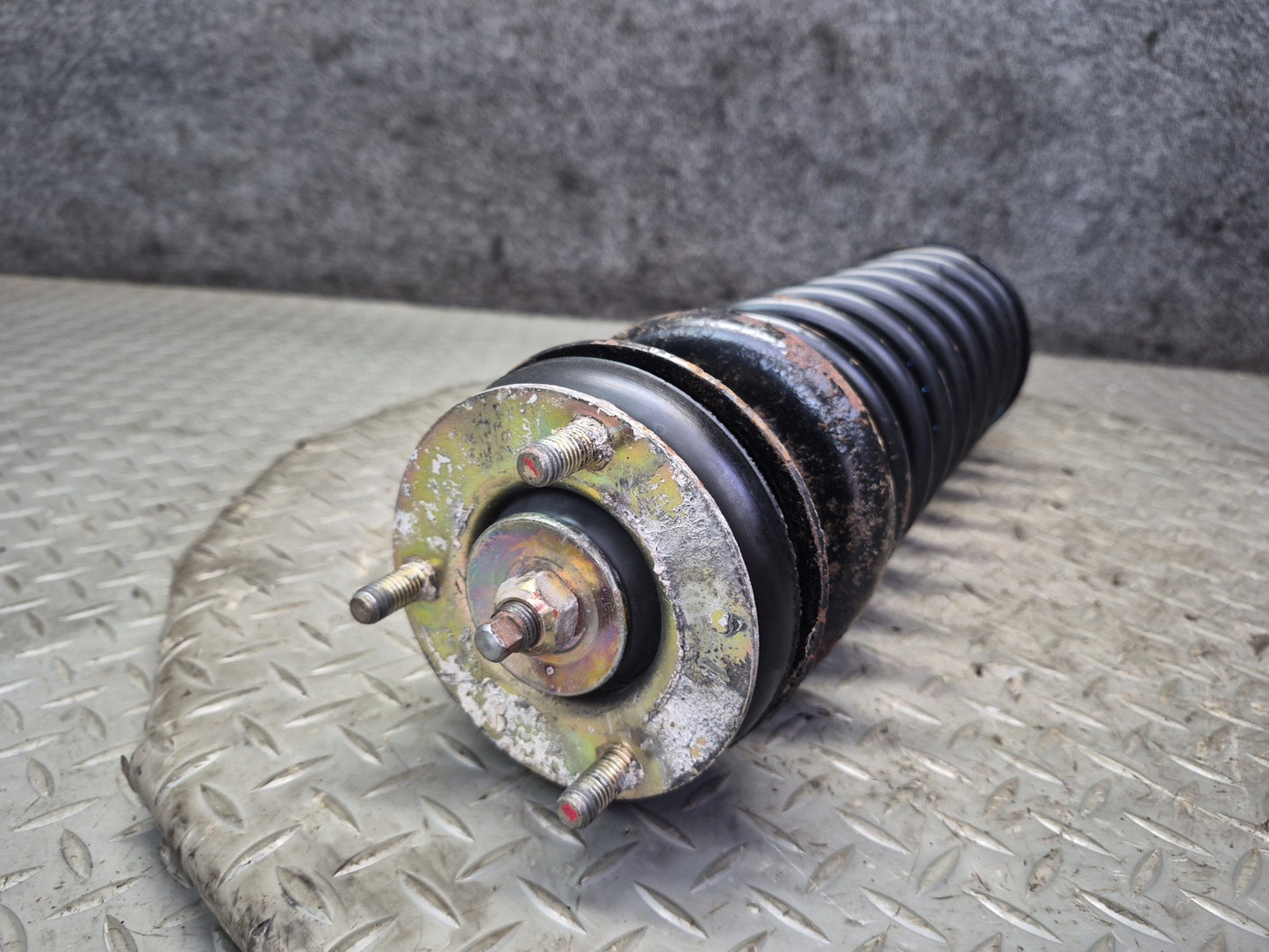 1983-1986 Porsche 928 S Rear Left & Right Shock Strut Absorber Set of 2