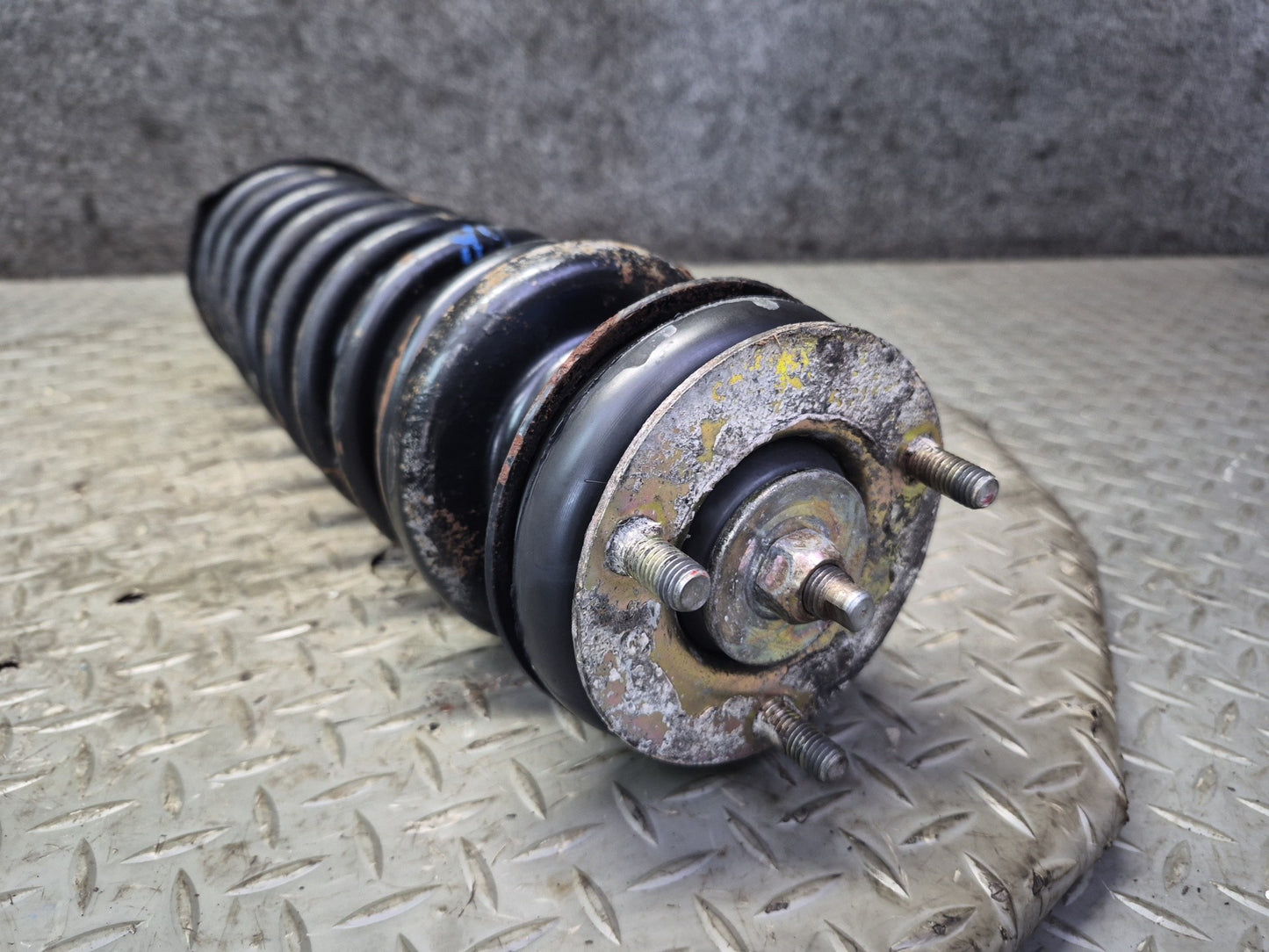 1983-1986 Porsche 928 S Rear Left & Right Shock Strut Absorber Set of 2