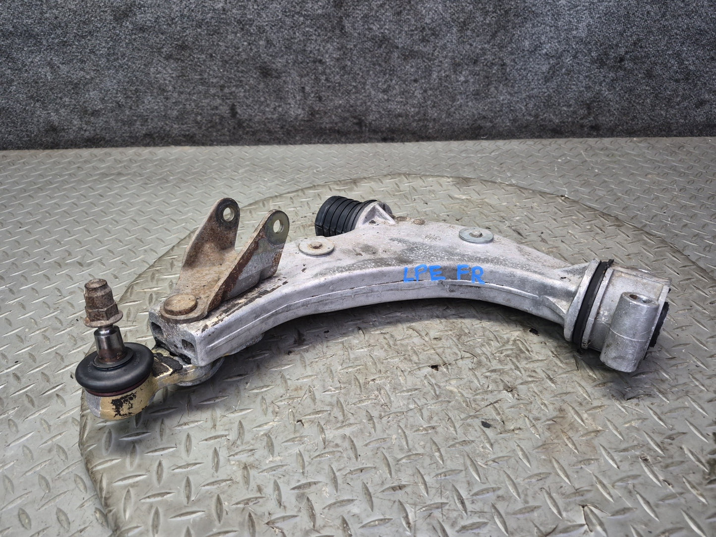 1984-1986 Porsche 928 S Front Right Upper & Lower Control Arm Bracket Set