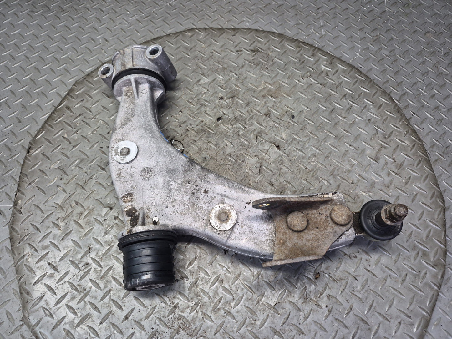 1984-1986 Porsche 928 S Front Right Upper & Lower Control Arm Bracket Set