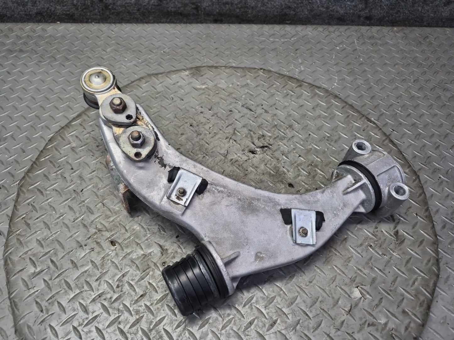 1984-1986 Porsche 928 S Front Right Upper & Lower Control Arm Bracket Set