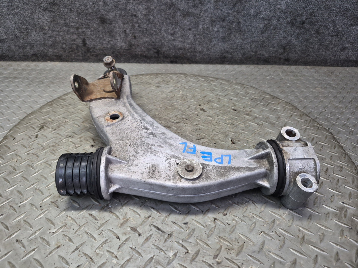 1984-1986 Porsche 928 S Front Left Upper & Lower Control Arm Bracket Set