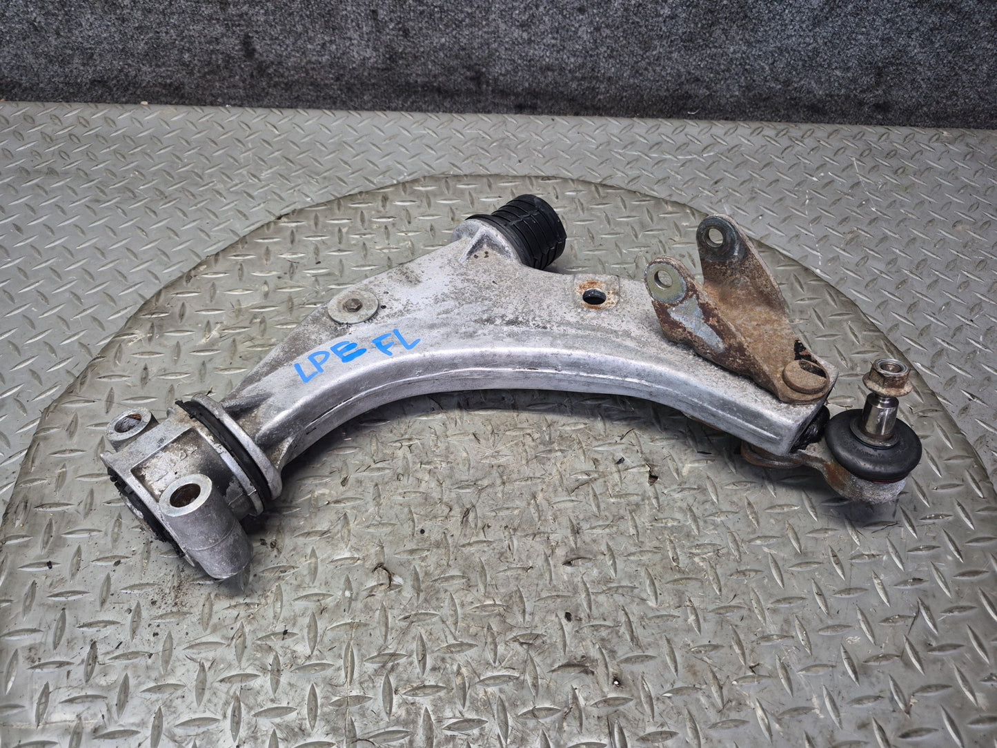 1984-1986 Porsche 928 S Front Left Upper & Lower Control Arm Bracket Set