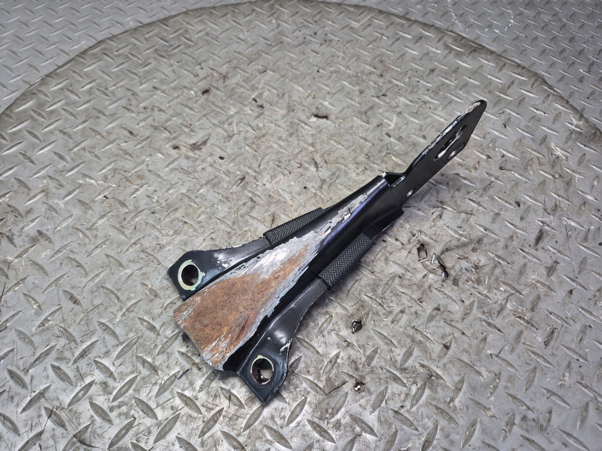 1984-1986 Porsche 928 S Front Left Upper & Lower Control Arm Bracket Set