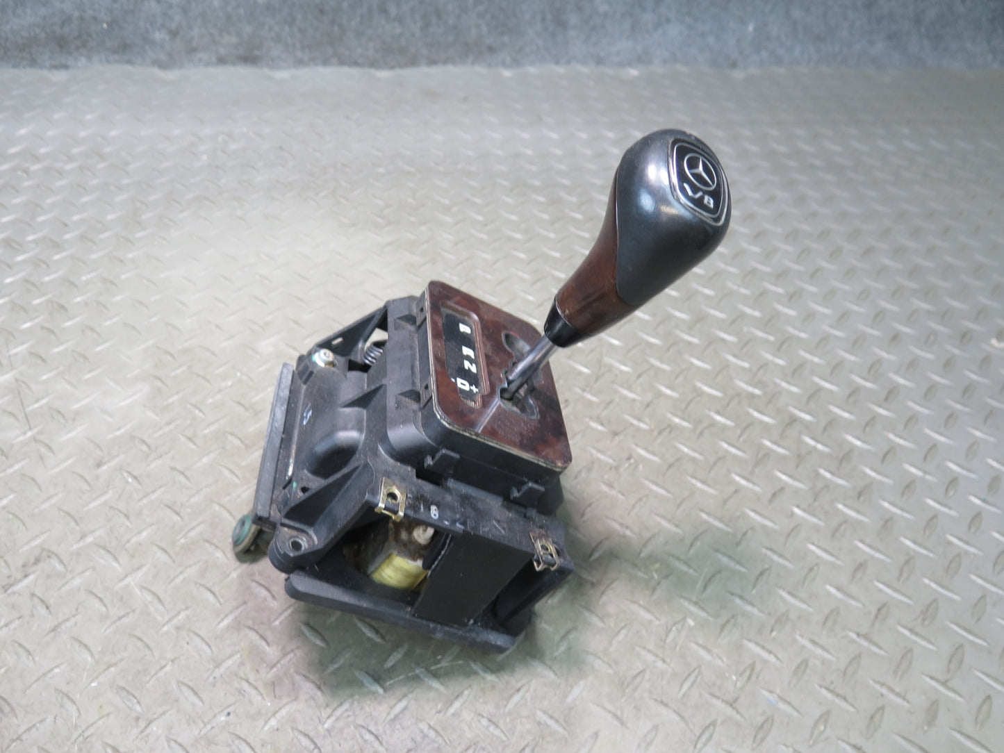 2003 Mercedes W463 G500 AT Auto Transmission Shifter w Wood Trim & Cable Damaged