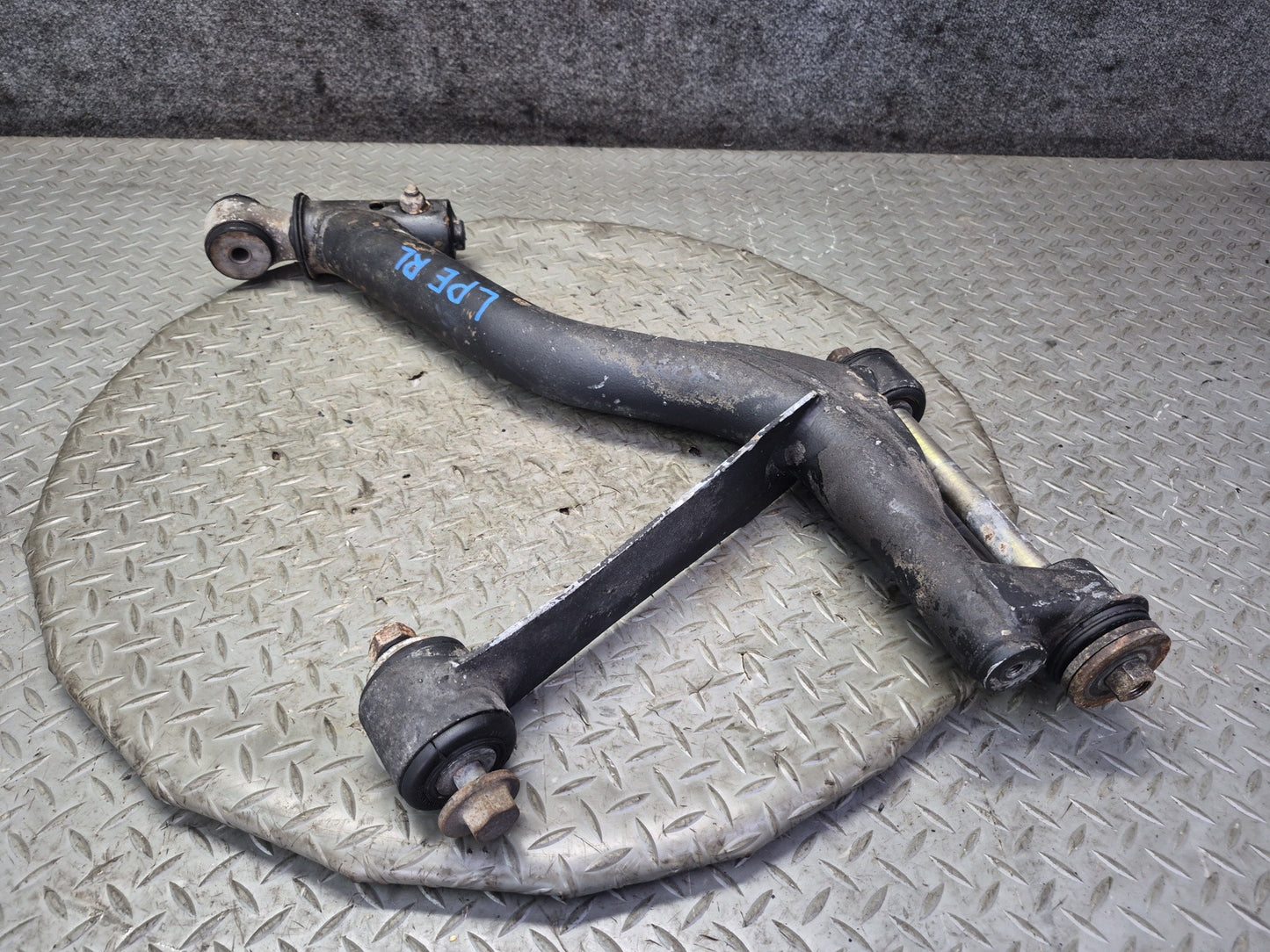 1984-1986 Porsche 928 S Rear Left Upper & Lower Control Arm Bracket Set