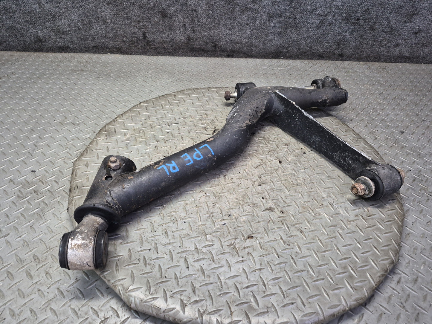 1984-1986 Porsche 928 S Rear Left Upper & Lower Control Arm Bracket Set