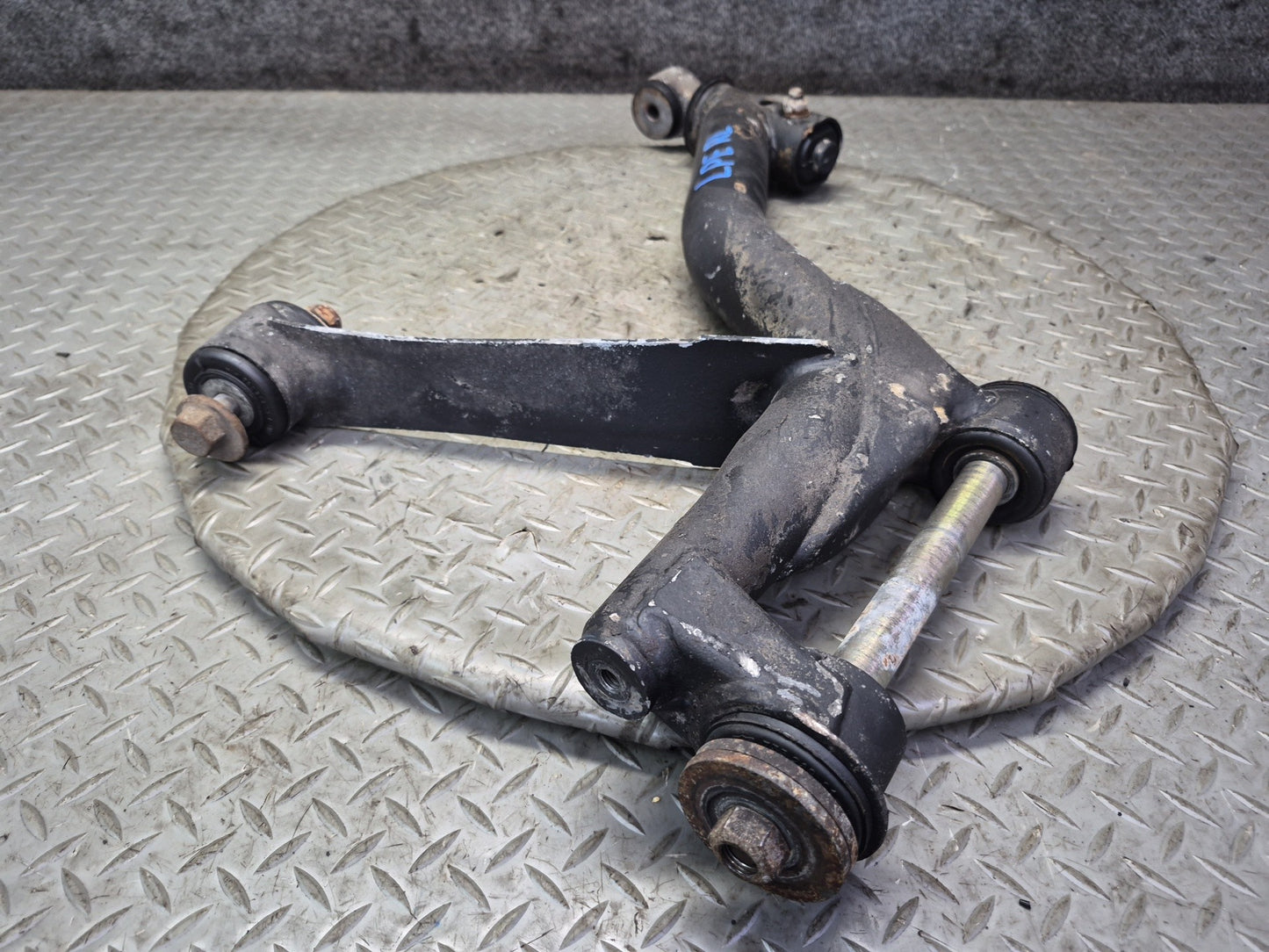 1984-1986 Porsche 928 S Rear Left Upper & Lower Control Arm Bracket Set