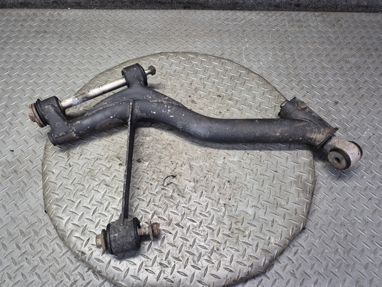 1984-1986 Porsche 928 S Rear Left Upper & Lower Control Arm Bracket Set
