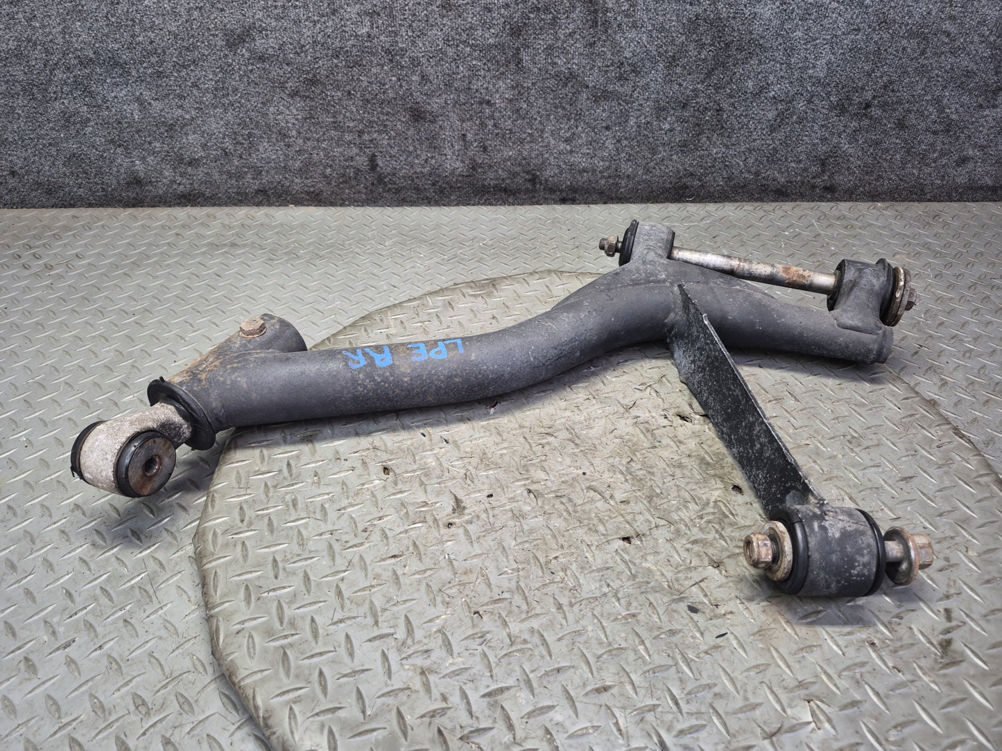 1984-1995 Porsche 928 S Rear Right Upper & Lower Control Arm Bracket Set