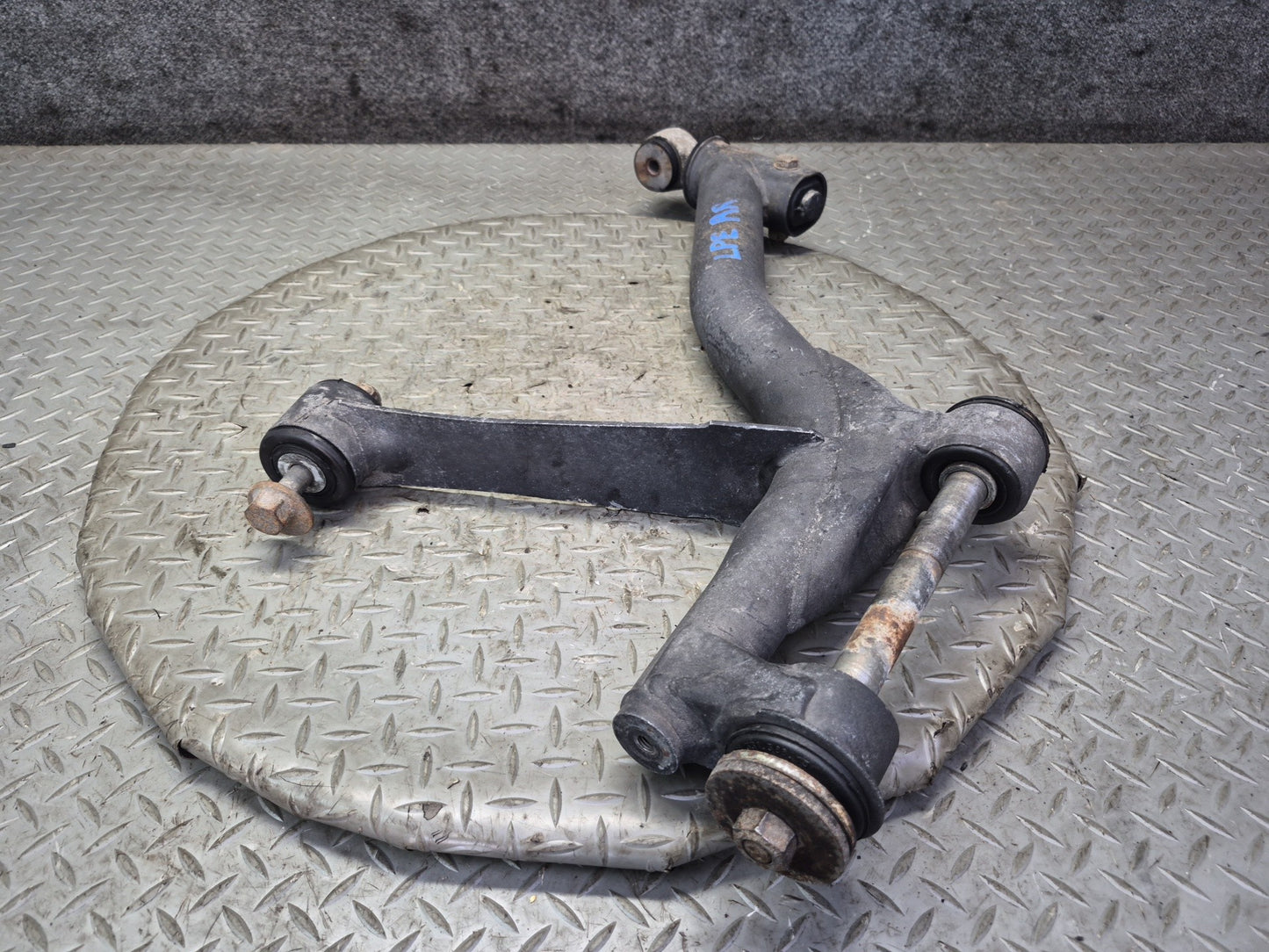 1984-1995 Porsche 928 S Rear Right Upper & Lower Control Arm Bracket Set