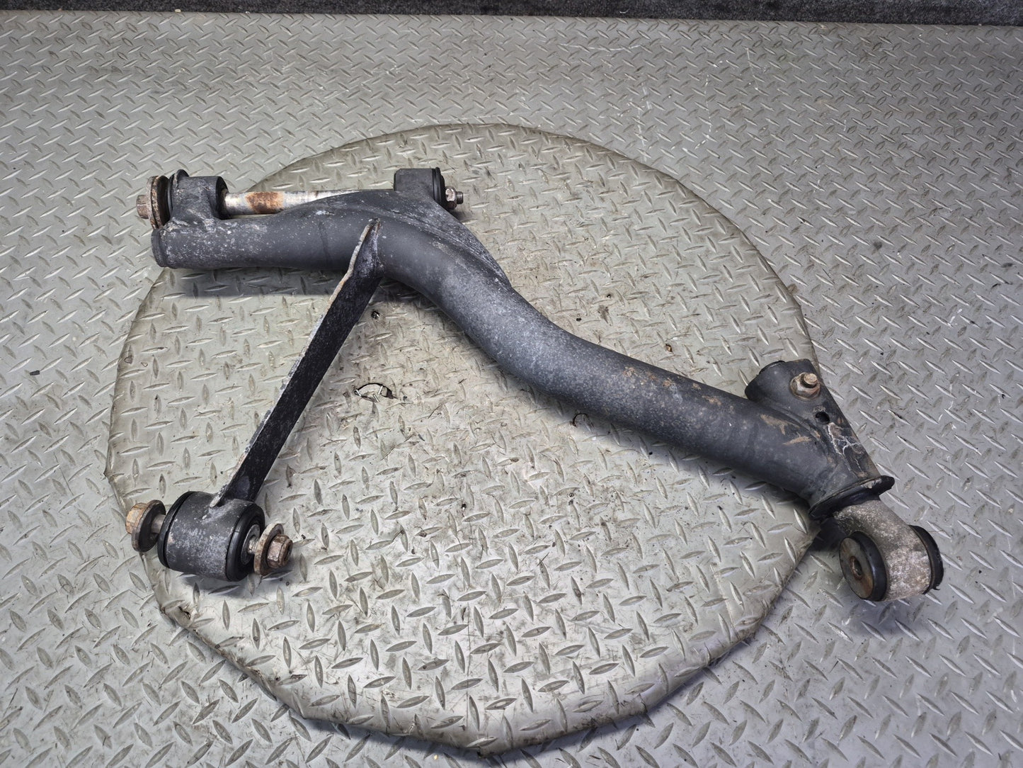 1984-1995 Porsche 928 S Rear Right Upper & Lower Control Arm Bracket Set