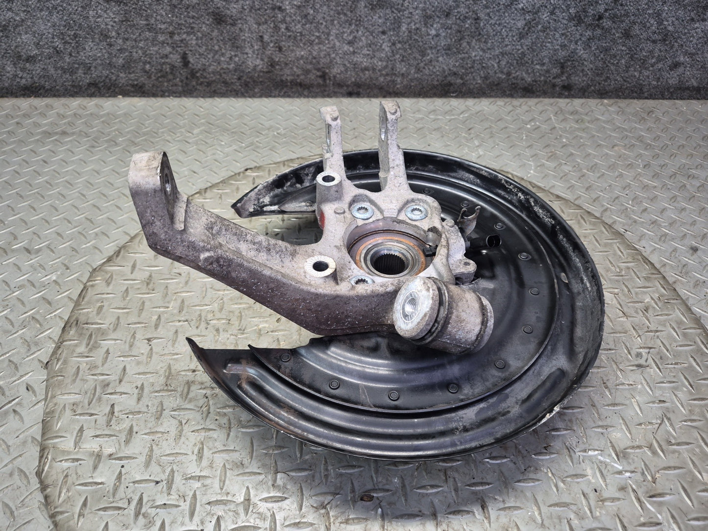 03-10 Bentley Continental GT Rear Left Spindle Knuckle Wheel Hub Bearing