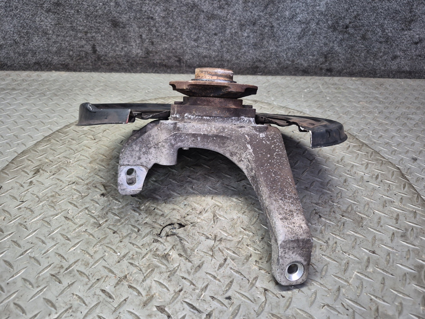 03-10 Bentley Continental GT Rear Right Spindle Knuckle Wheel Hub Bearing