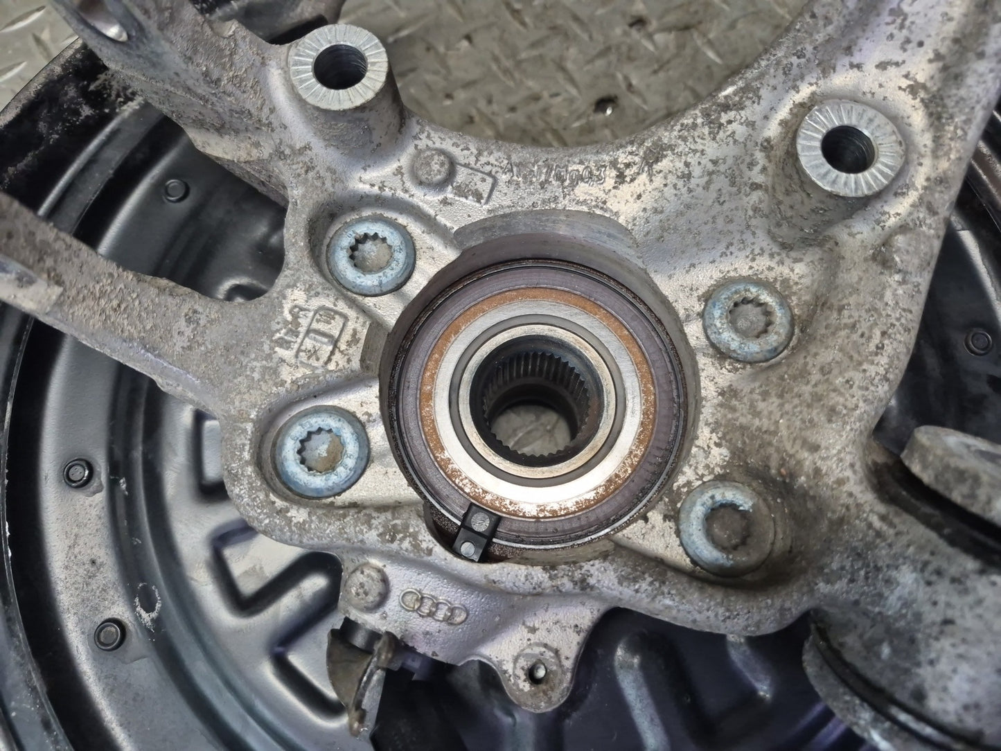 03-10 Bentley Continental GT Rear Right Spindle Knuckle Wheel Hub Bearing