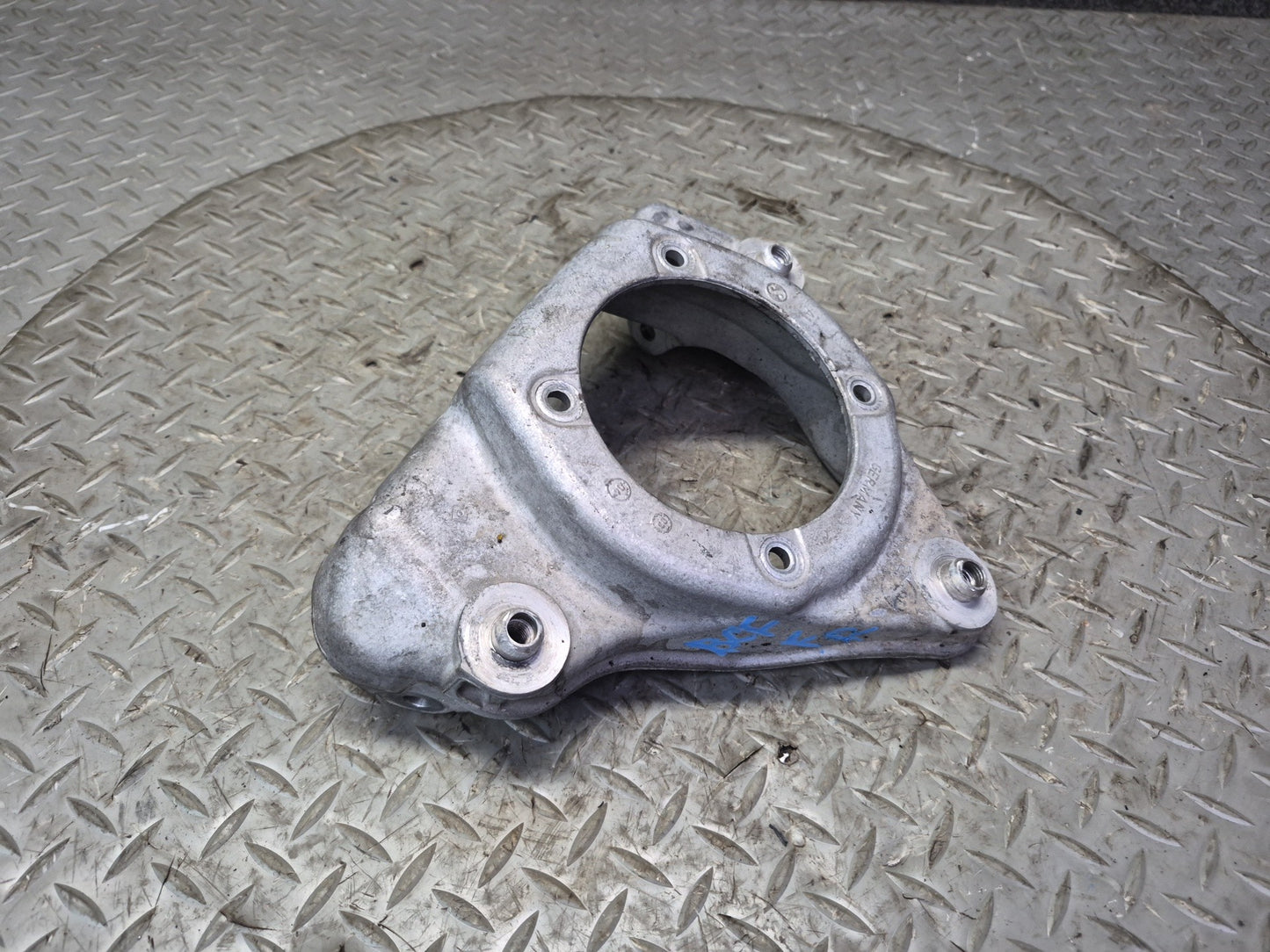 03-10 Bentley Continental GT Front Shock Strut Upper Support Bracket Set of 2