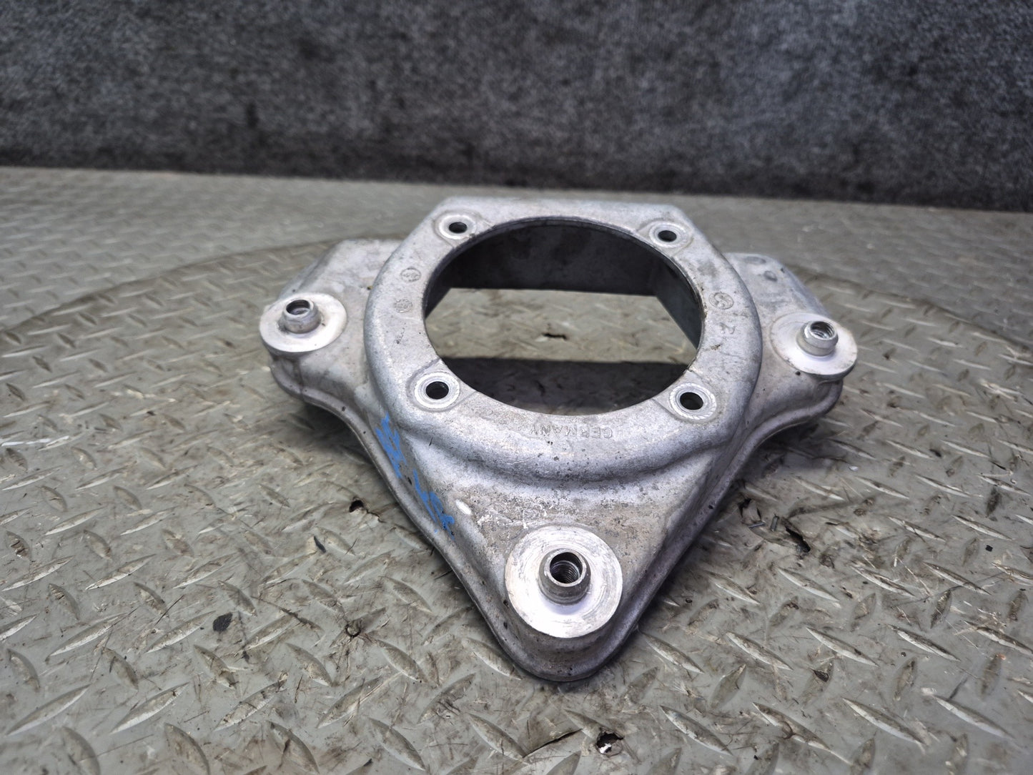 03-10 Bentley Continental GT Front Shock Strut Upper Support Bracket Set of 2