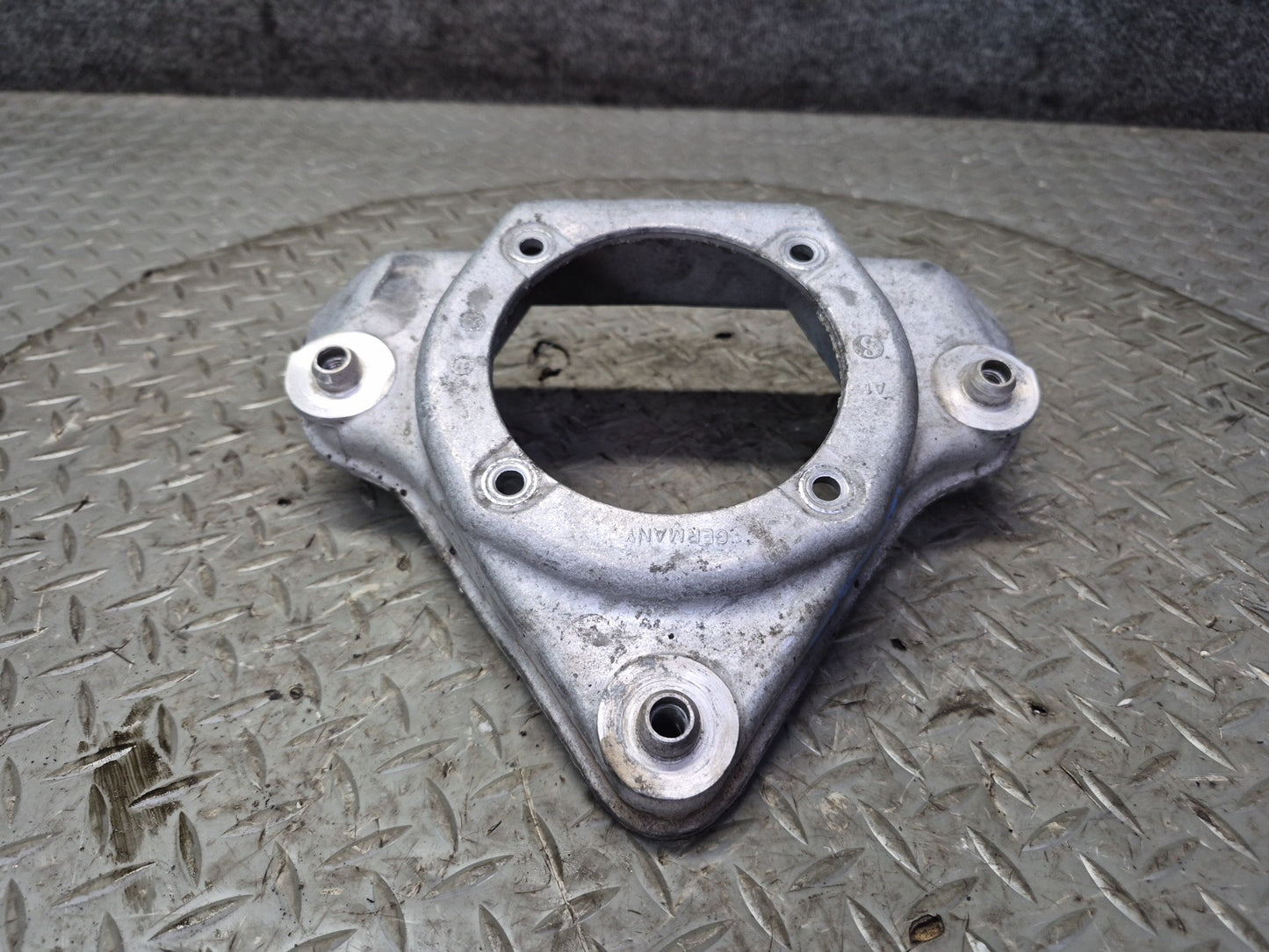 03-10 Bentley Continental GT Front Shock Strut Upper Support Bracket Set of 2