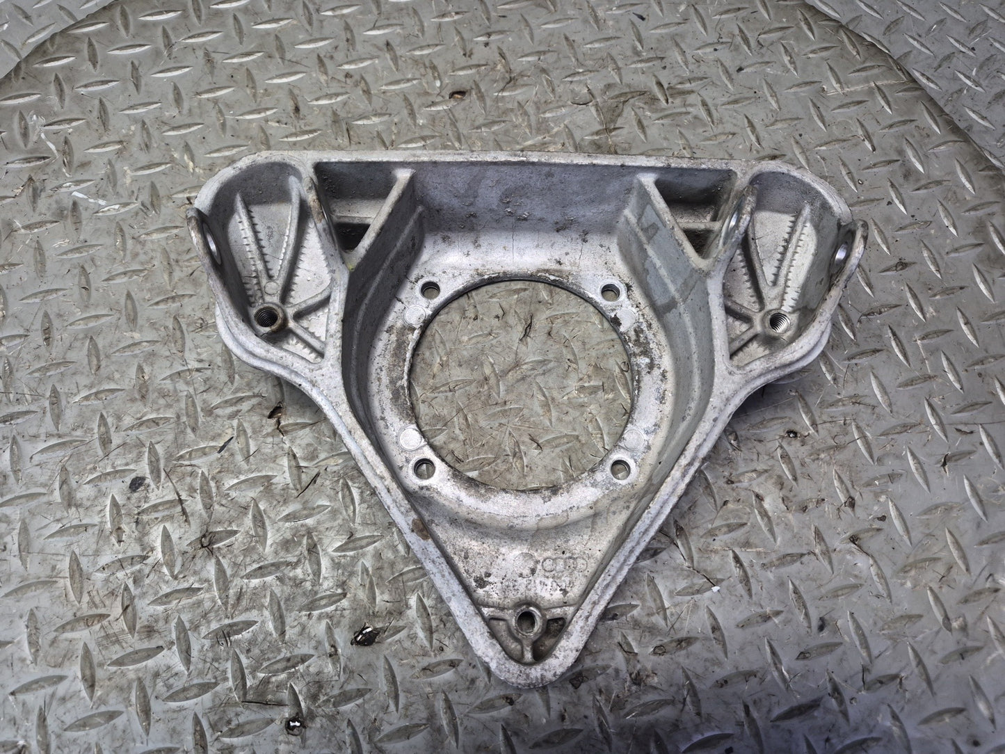 03-10 Bentley Continental GT Front Shock Strut Upper Support Bracket Set of 2