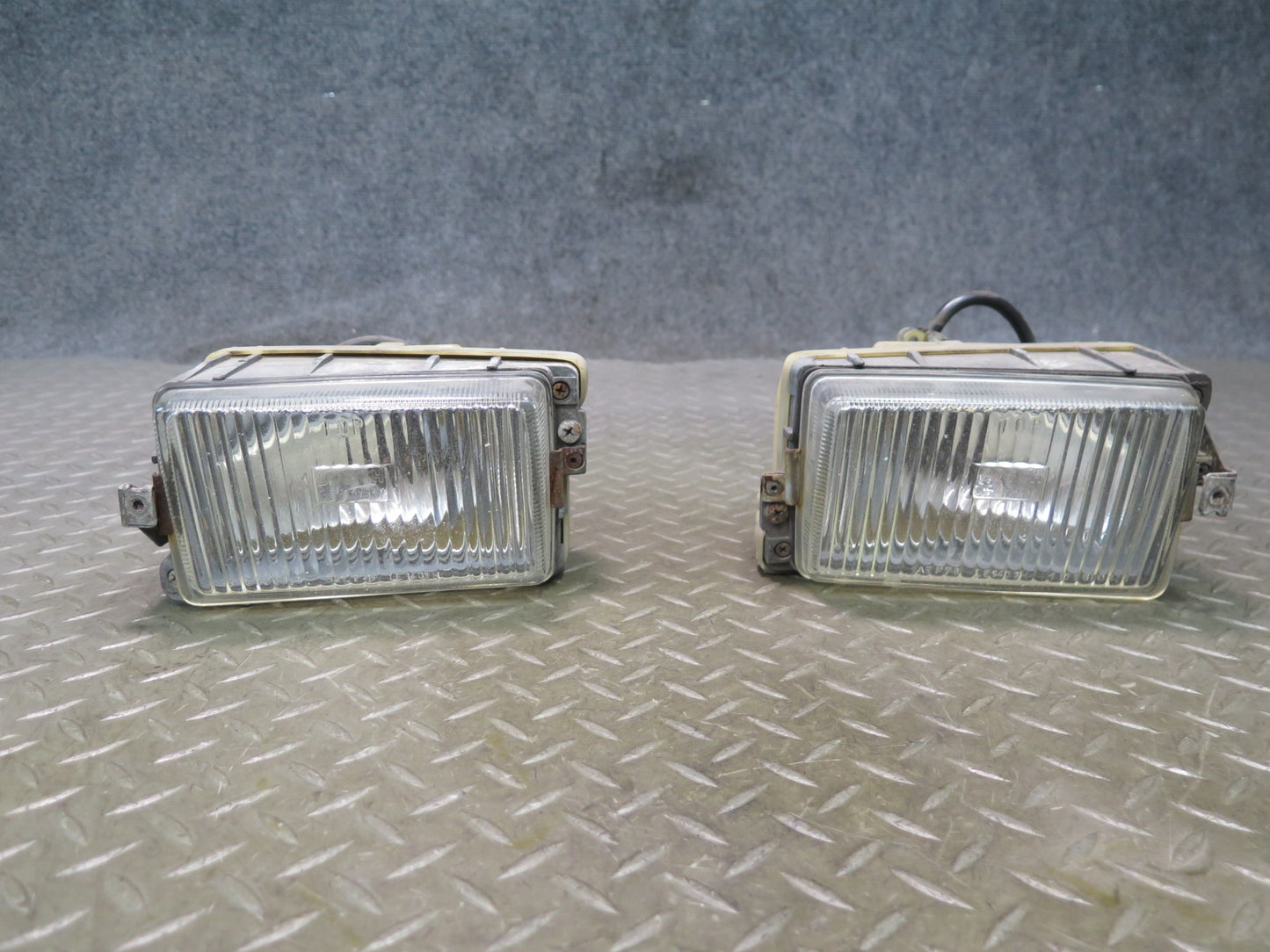 1978-1986 Porsche 928 S Front Left & Right Side Fog Lamp Light Set