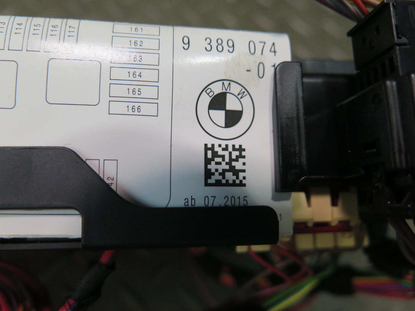 2015-2020 BMW F32 F33 F82 F83 M4 Rear Power Distribution Fuse Relay Box 9389070