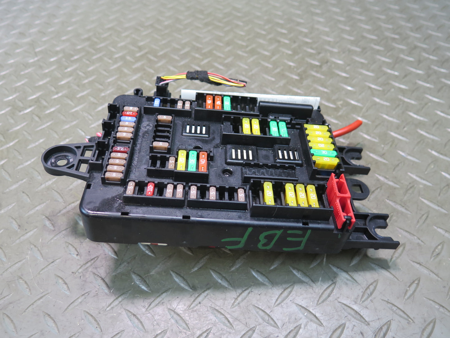 2015-2020 BMW F32 F33 F82 F83 M4 Rear Power Distribution Fuse Relay Box 9389070