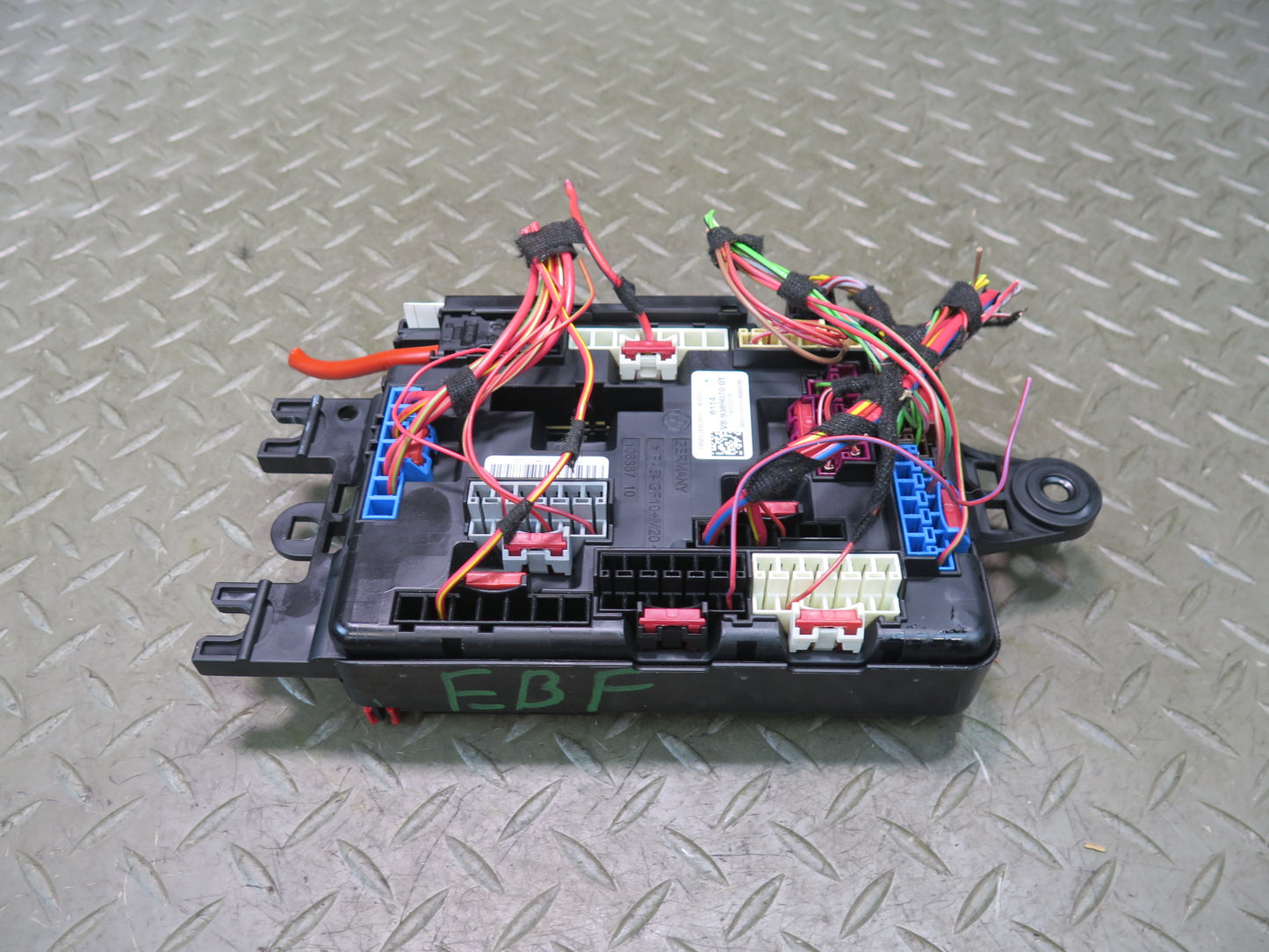 2015-2020 BMW F32 F33 F82 F83 M4 Rear Power Distribution Fuse Relay Box 9389070