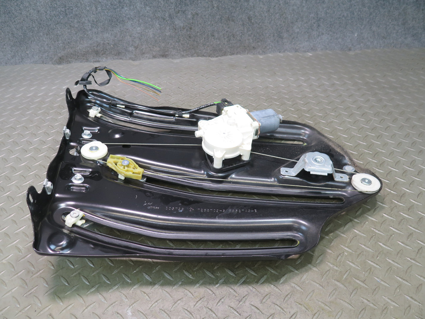 2015-2020 BMW F33 F83 M4 Convertible Rear Left Quarter Window Regulator w Motor
