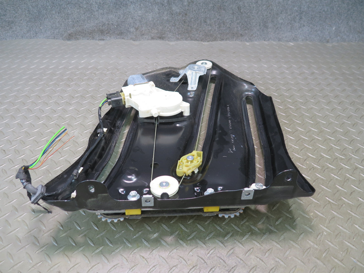 2015-2020 BMW F33 F83 M4 Convertible Rear Left Quarter Window Regulator w Motor