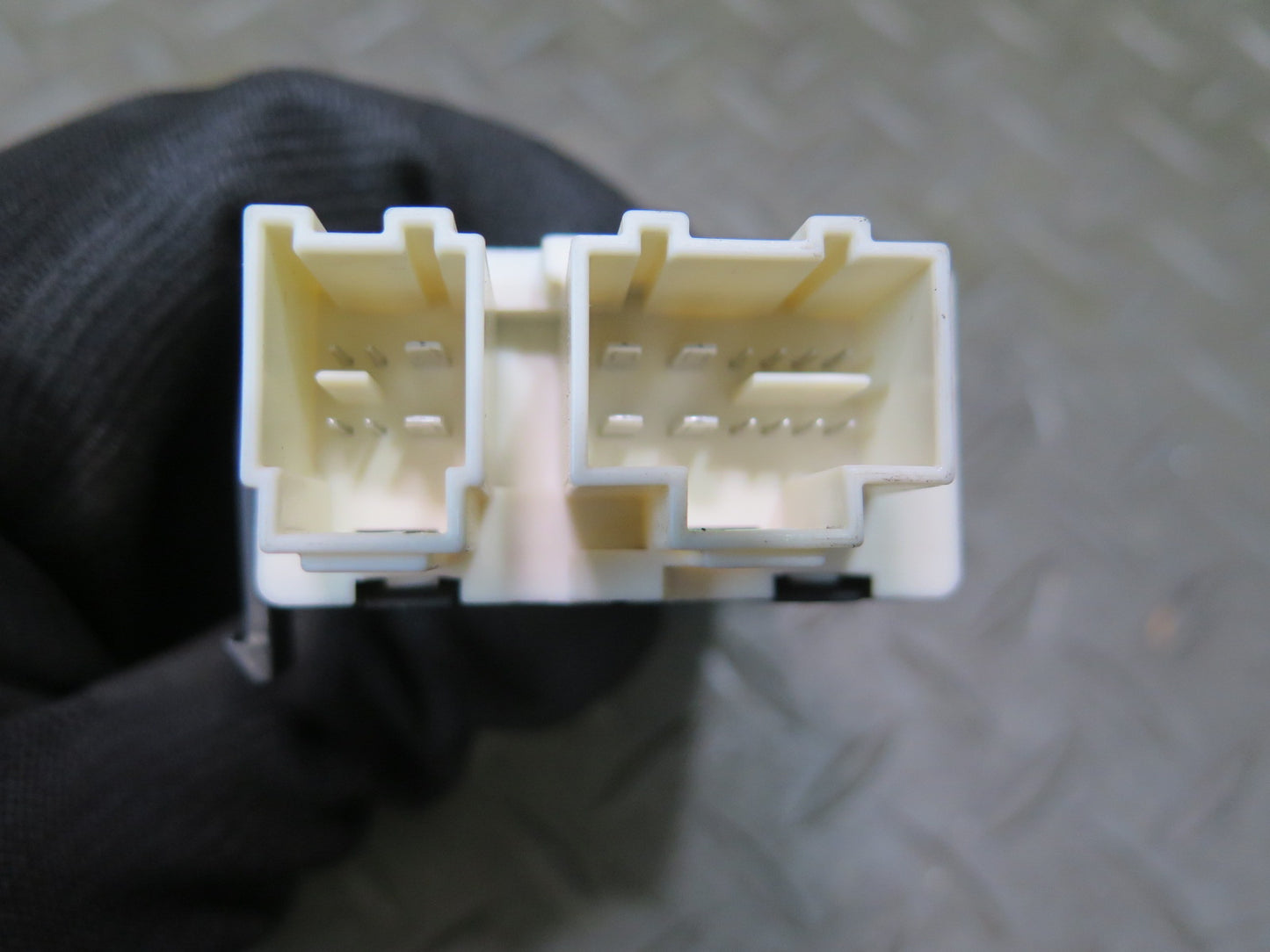 15-20 BMW F33 F83 M4 Convertible Neck Heater Control Module 7427905
