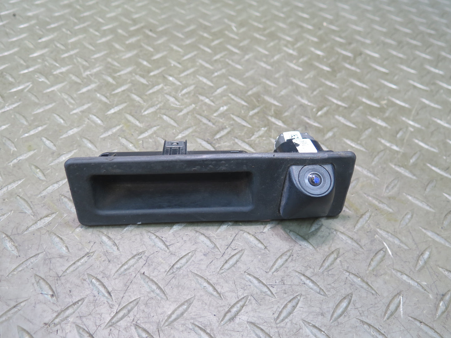 2015-2020 BMW F82 F83 M4 Rear View Camera w Trunk Handle