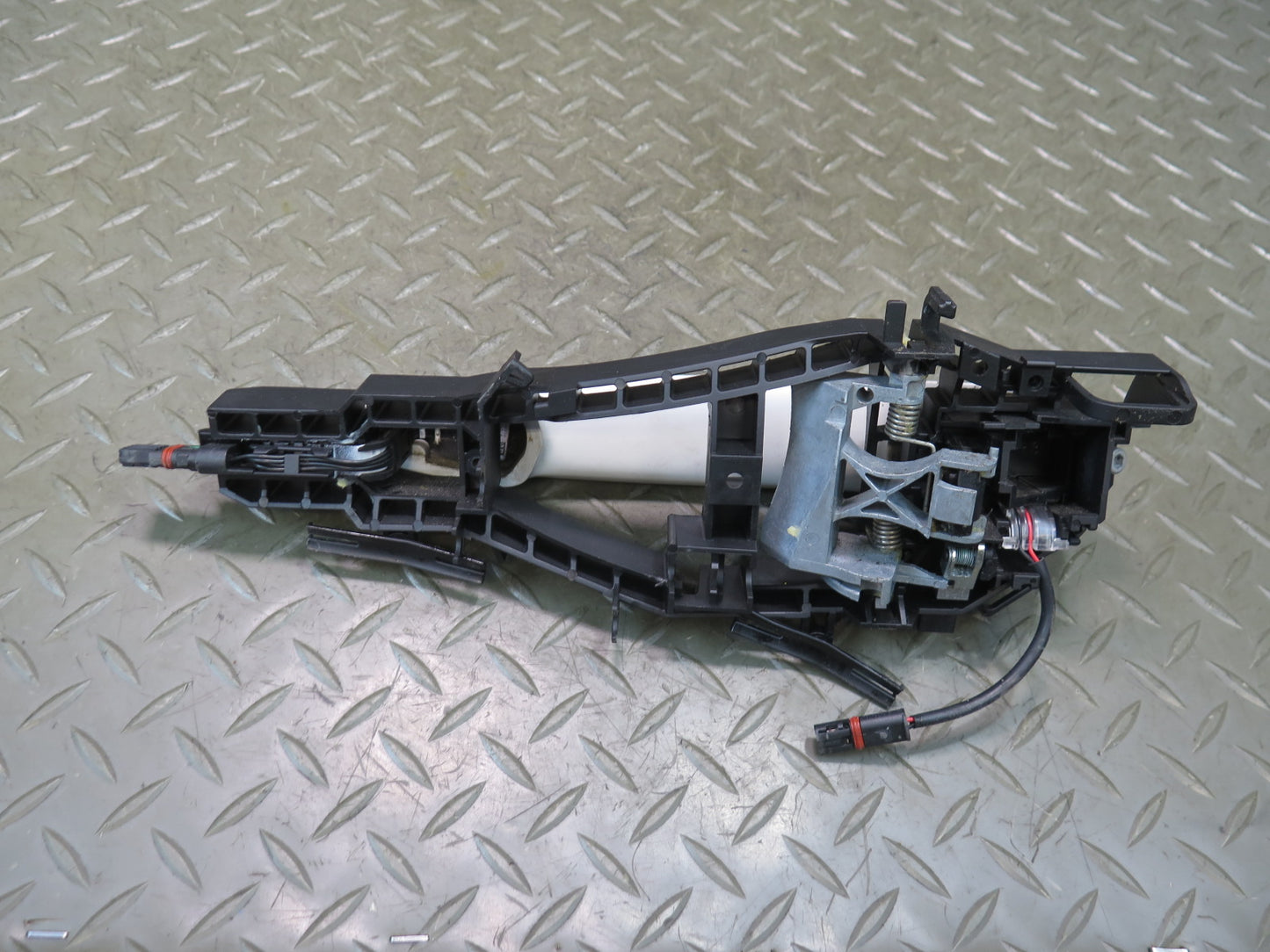 2015-2020 BMW F32 F33 F82 F83 M4 Right Door Exterior Comfort Access Handle