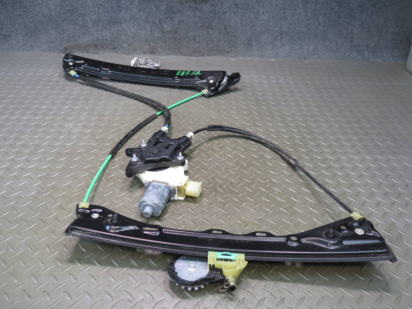 2015-2020 BMW F32 F33 F82 F83 M4 Right Door Window Regulator w Motor 7352748