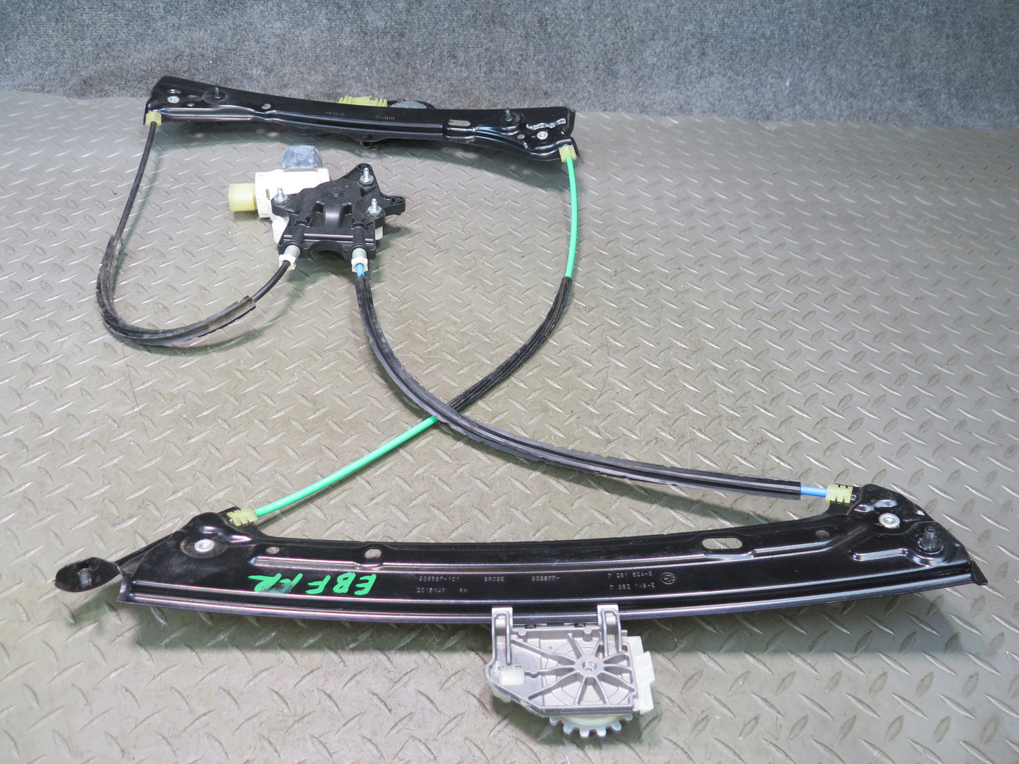 2015-2020 BMW F32 F33 F82 F83 M4 Right Door Window Regulator w Motor 7352748