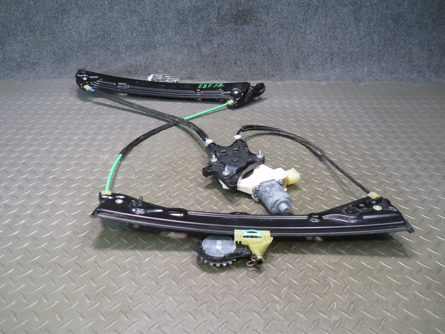 2015-2020 BMW F32 F33 F82 F83 M4 Right Door Window Regulator w Motor 7352748