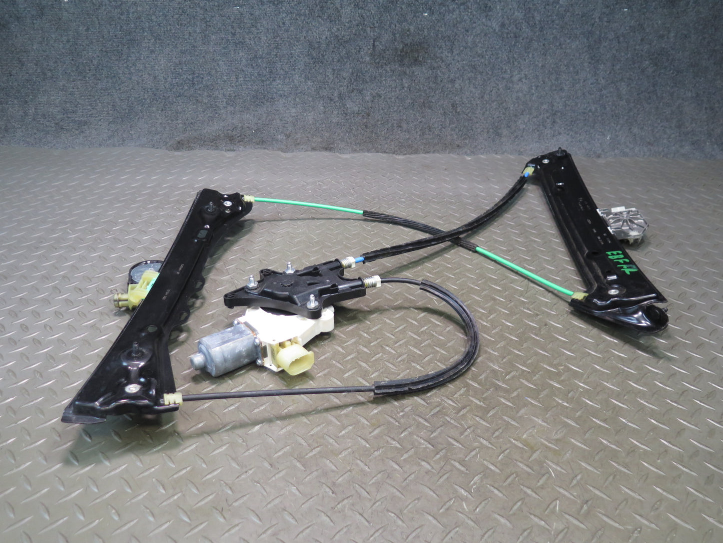 2015-2020 BMW F32 F33 F82 F83 M4 Right Door Window Regulator w Motor 7352748
