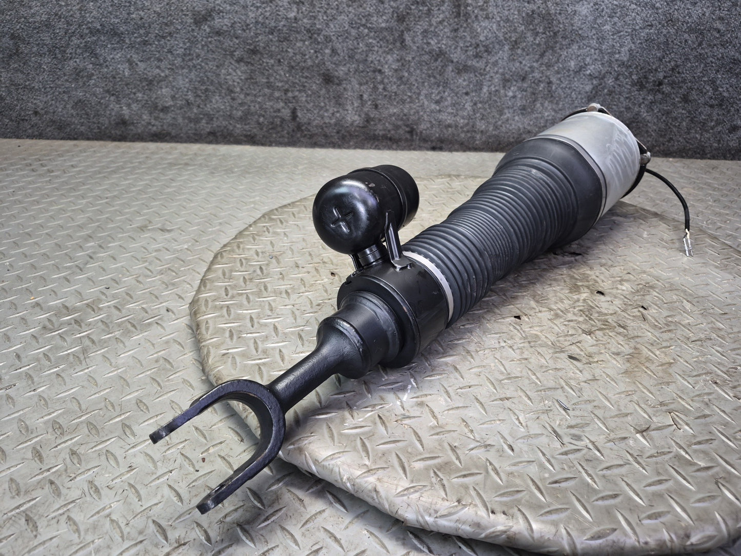 03-10 Bentley Continental GT Front Left Air Spring Shock Strut Absorber