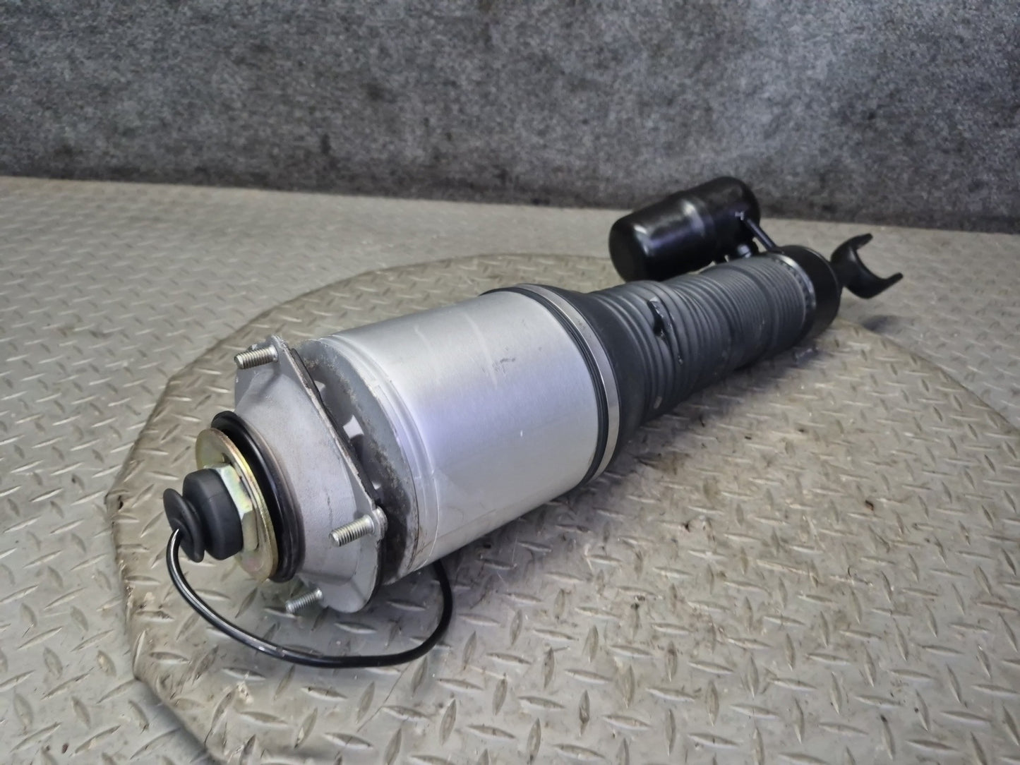 03-10 Bentley Continental GT Front Right Air Spring Shock Strut Absorber
