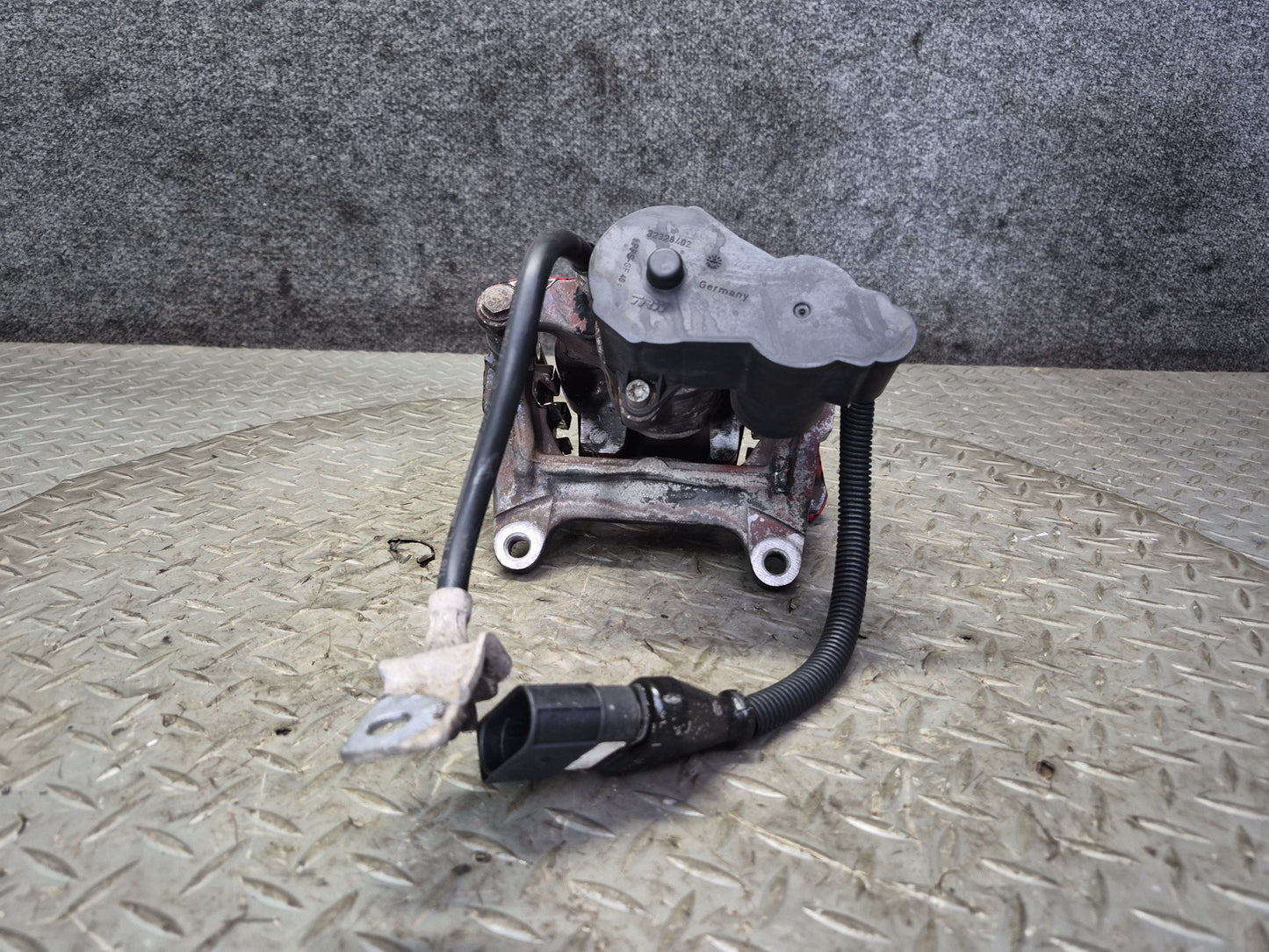 03-10 Bentley Continental GT AWD Rear Left & Right Brake Caliper Set of 2 49K