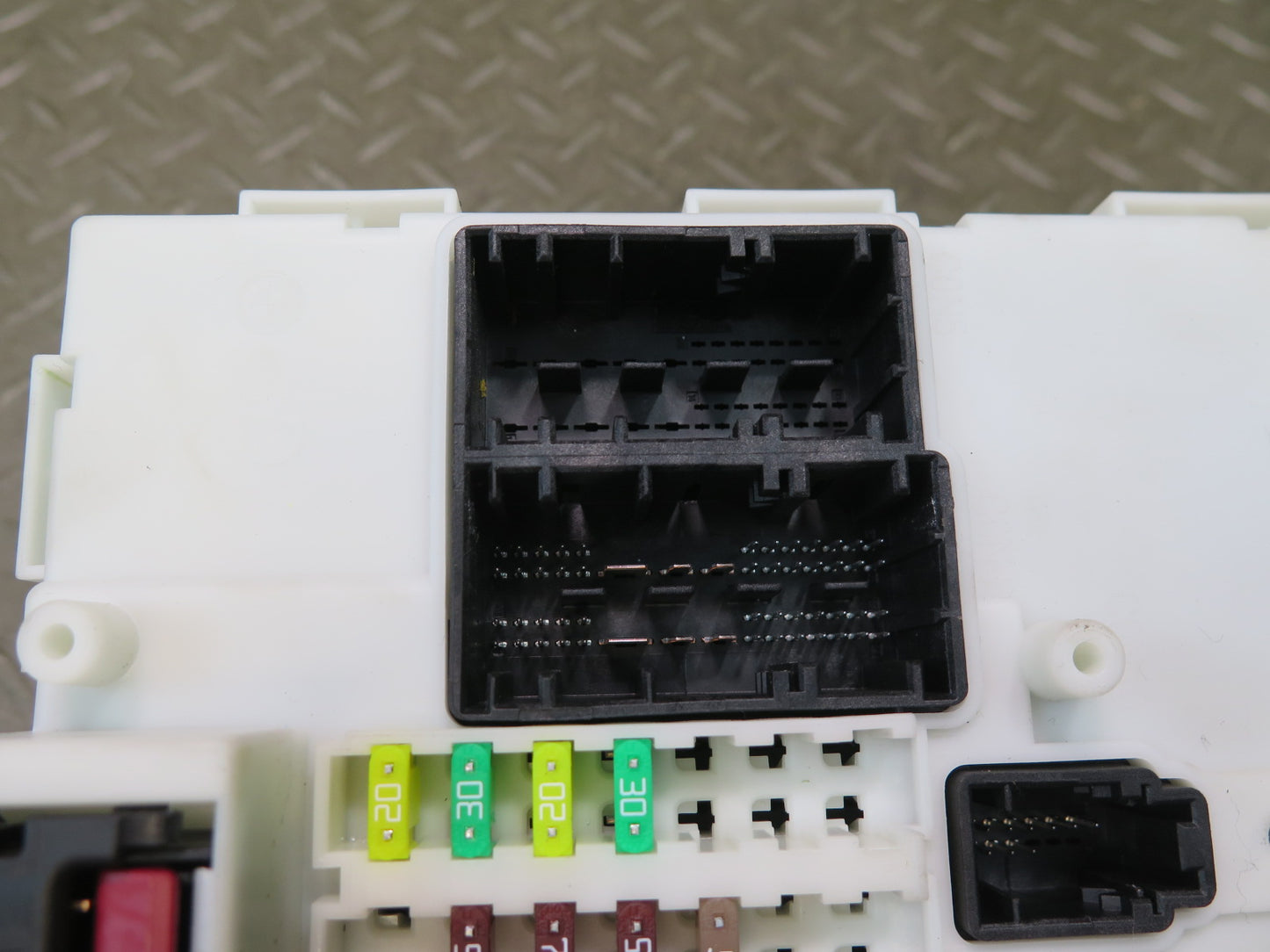 2015-2017 BMW F32 F33 F82 F83 Body Computer BCU BCM Control Module Unit 6825539