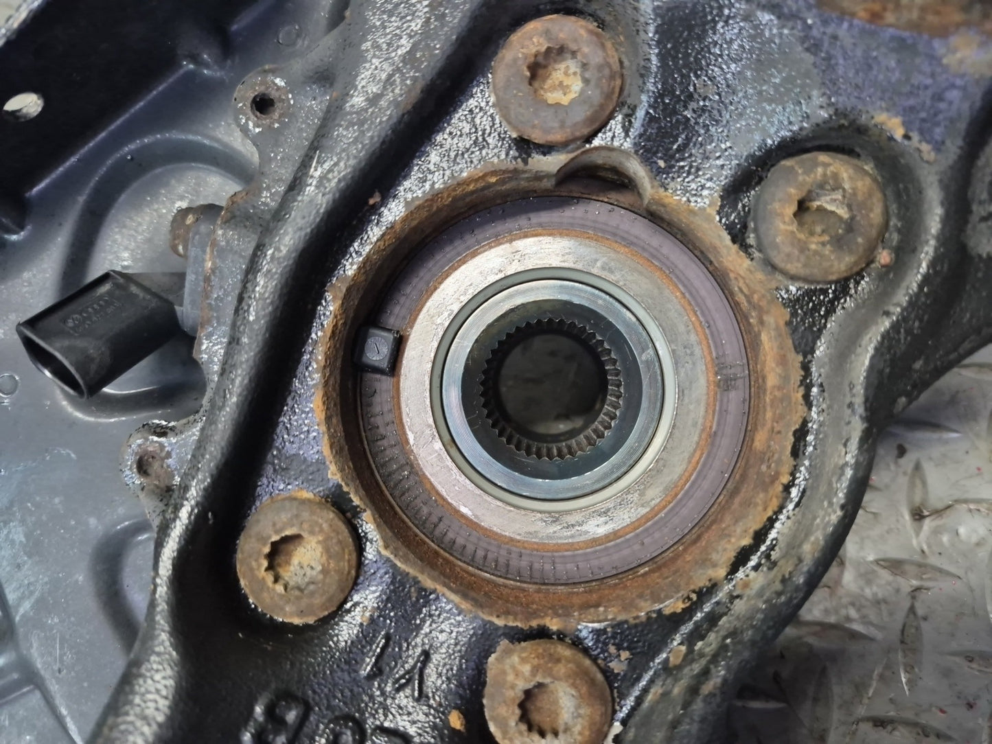 03-10 Bentley Continental GT AWD Front Left Spindle Knuckle Wheel Hub Bearing
