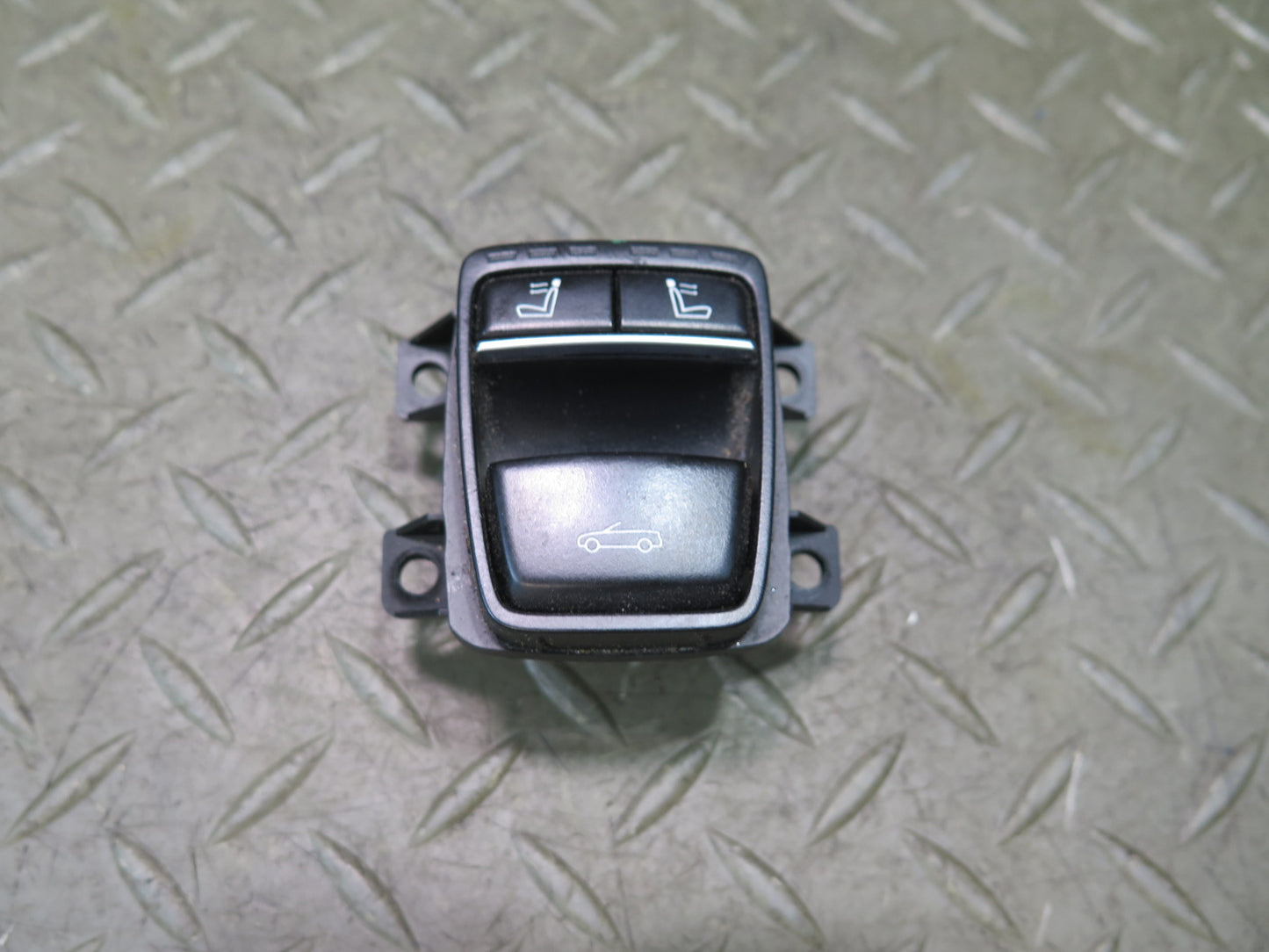 15-20 BMW F33 F83 M4 Convertible TOP Headrest Heater Switch 9388802