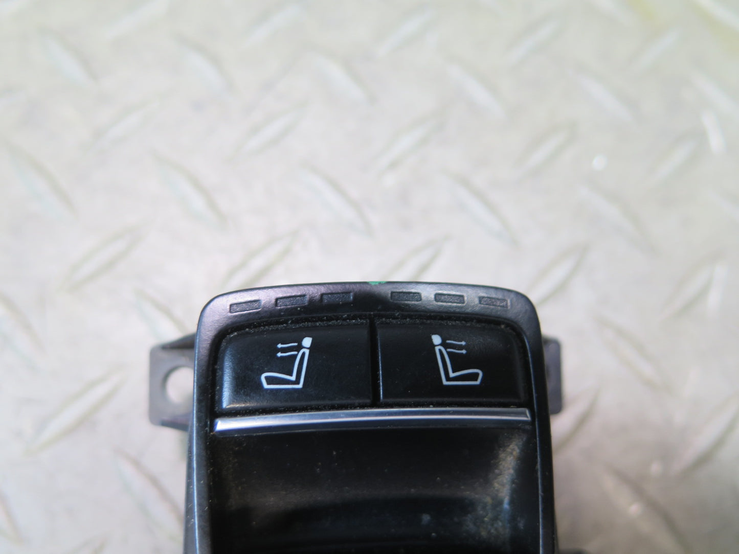 15-20 BMW F33 F83 M4 Convertible TOP Headrest Heater Switch 9388802